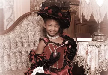 Photographer: Clare Muhl